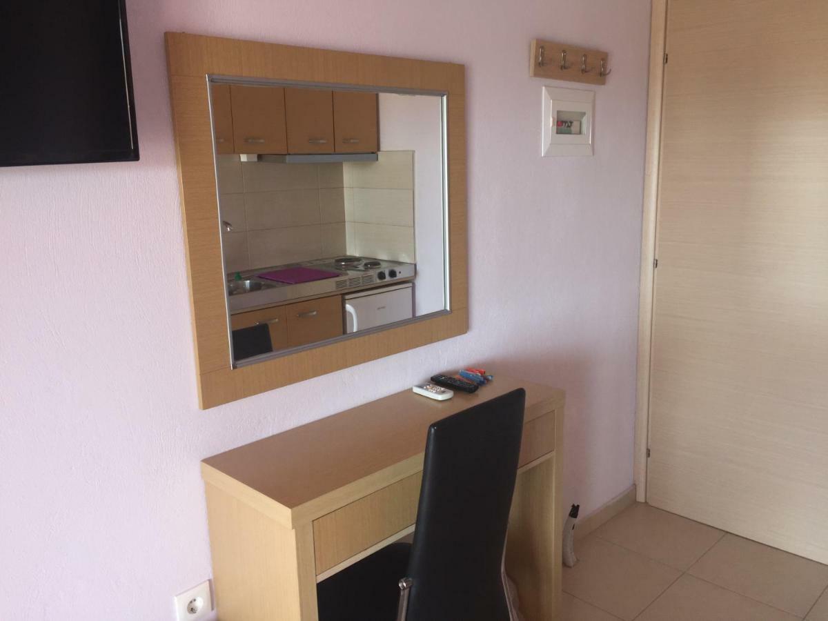 Dimis Studios And Apartments Olympiakí Aktí Buitenkant foto